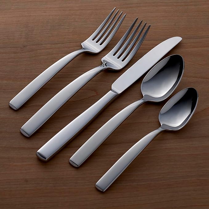 Oneida Dylan 20 Piece Everyday Flatware, Service for 4, 18/0 Stainless Steel, Silverware Set