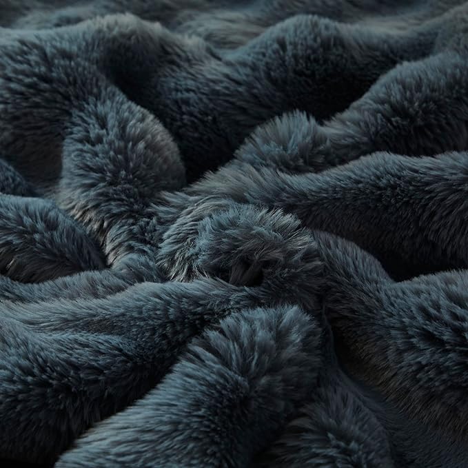 Faux Fur Throw Blanket for Couch Cozy Fuzzy Soft Plush Thick Fluffy Fleece Bubble Blanket for Sofa Bedroom Living Room, 51x63 Inches Dark Grey
