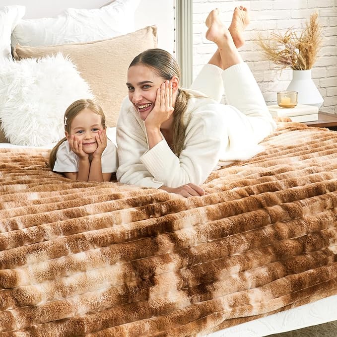 Cozy Bliss Faux Fur Throw Blanket for Couch, Cozy Warm Plush Striped Blanket for Sofa Bedroom Living Room, 90 * 90 Inches Tie-dye Brown