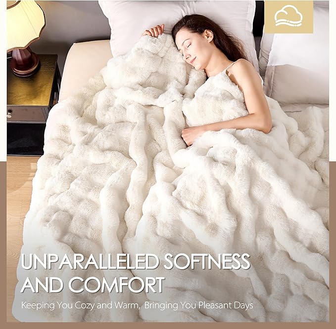 Luxury 1000GSM Faux Rabbit Fur Throw Blanket, Super Heavy Warm Cozy Blankets for Couch Bed Sofa, Bubble Plush Fuzzy Elegant Soft Reversible Mink Blanket for Living Room Bedroom, White