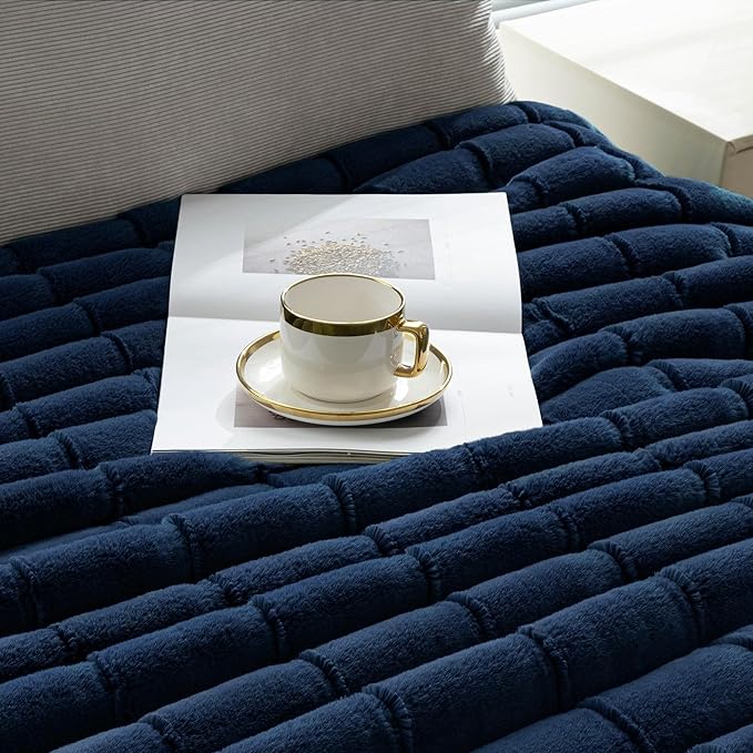 Touchat Faux Fur Throw Blanket, Luxury 1000GSM Ultra Thick Warm Rabbit Blanket for Couch Bed Sofa, 3D Checkered Pattern Lola Minky Comfort Blankets for Bedroom Living Room Women Gift, Blue