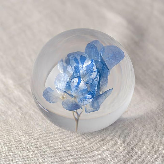 Real Blue Hydrangea Paperweight - Home Decor Crystal Resin Ball 3.14in (80mm) - Clear Blue Hydrangea Flower Globe for Special Days - Sphere Figurine Office Paperweight w/Flat Bottom