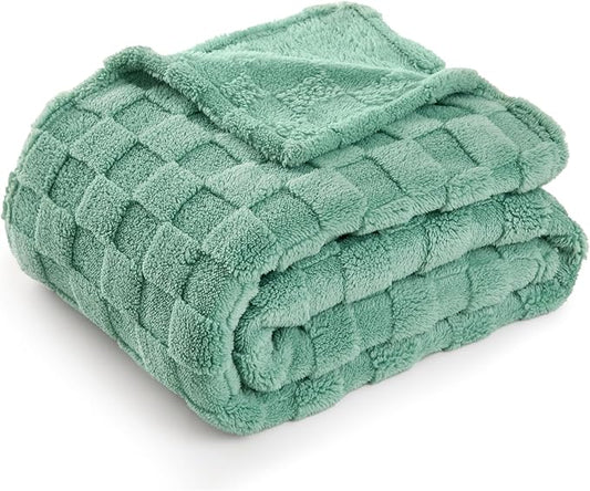 BEDELITE Super Soft Throw Blanket for Couch and Bed, Lightweight Cozy Fluffy Decorative 3D Checkered Blanket, Warm and Fuzzy Fleece Blanket for Camping, Travel(Sage Green, 60"x80")