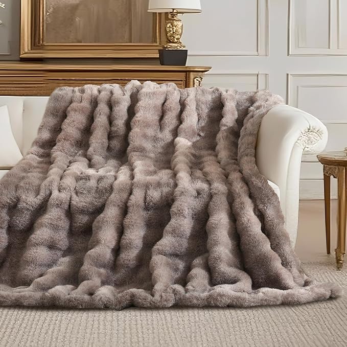 Amélie Home Faux Fur Throw Blanket for Couch, Ultra Soft Fuzzy Plush Bubble Throw for Sofa, Living Room & Home Decor, 50"x60", Cationic Bear Brown