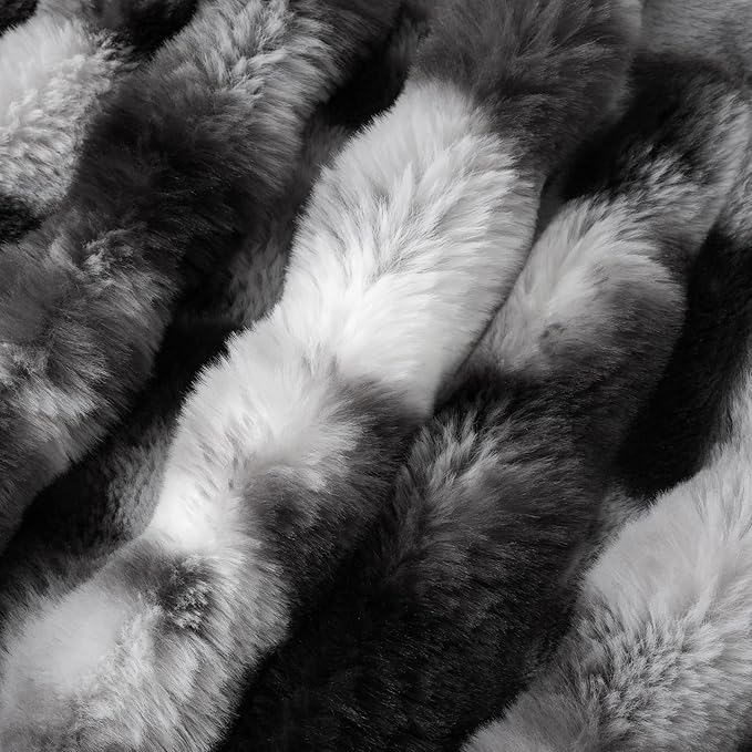 Amélie Home Faux Fur Throw Blanket, Ultra Soft Fuzzy Plush Bubble Blanket for Couch, Bed & Living Room, 60"x80", Tie-dye Kahki