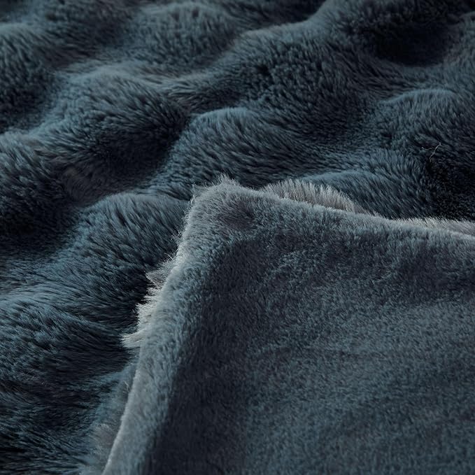 Faux Fur Throw Blanket for Couch Cozy Fuzzy Soft Plush Thick Fluffy Fleece Bubble Blanket for Sofa Bedroom Living Room, 51x63 Inches Dark Grey