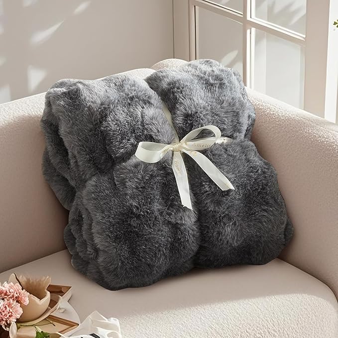 Amélie Home Faux Fur Throw Blanket, Ultra Soft Fuzzy Plush Bubble Blanket for Couch, Bed & Living Room, 60"x80", Cationic Wolf Gray
