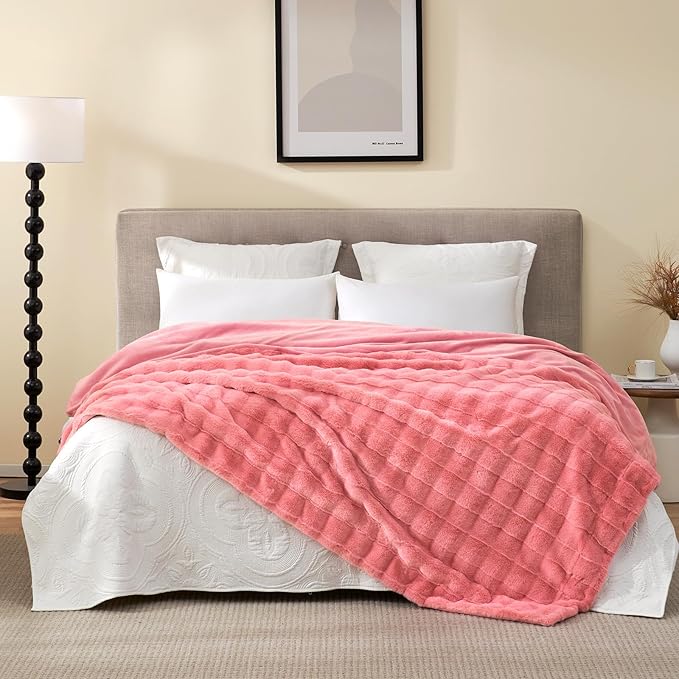 Cozy Bliss Fluffy Pink Faux Fur Throw Blanket for Couch,Warm Cozy Soft Throw Blankets for Sofa Bed Living Room,60x80 Inches
