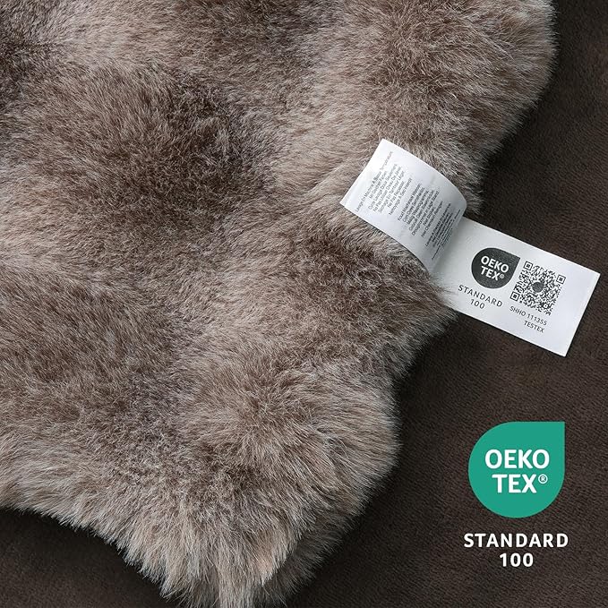 Amélie Home Faux Fur Throw Blanket, Ultra Soft Fuzzy Plush Bubble Blanket for Couch, Bed & Living Room, 60"x80", Cationic Bear Brown