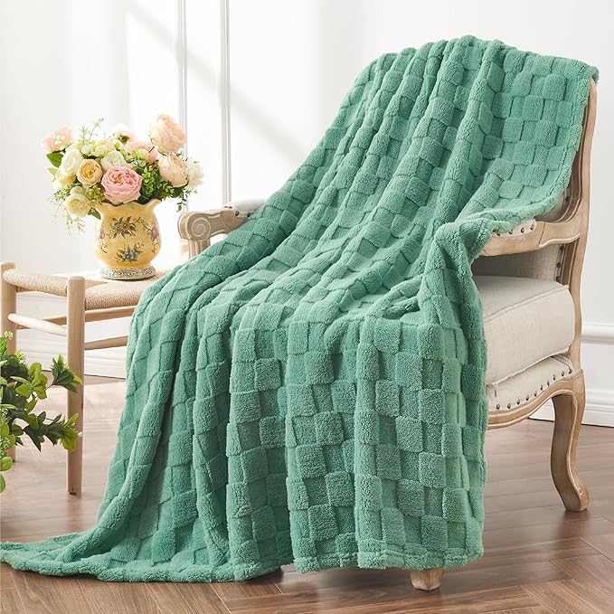 BEDELITE Super Soft Throw Blanket for Couch and Bed, Lightweight Cozy Fluffy Decorative 3D Checkered Blanket, Warm and Fuzzy Fleece Blanket for Camping, Travel(Sage Green, 60"x80")