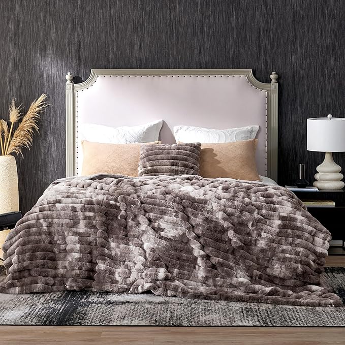Cozy Bliss Faux Fur Throw Blanket for Couch, Cozy Warm Plush Striped Blanket for Sofa Bedroom Living Room, 108 * 90 Inches Tie-dye Grey