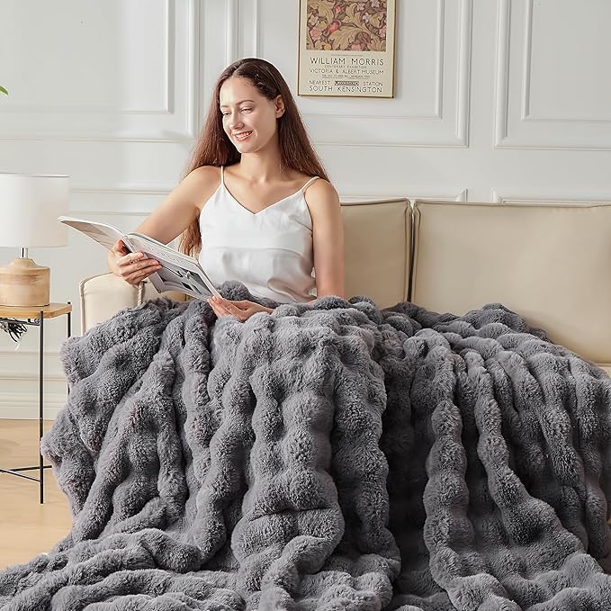 Luxury 1000GSM Faux Rabbit Fur Throw Blanket, Super Heavy Warm Cozy Blankets for Couch Bed Sofa, Bubble Plush Fuzzy Elegant Soft Reversible Mink Blanket for Living Room Bedroom, Grey