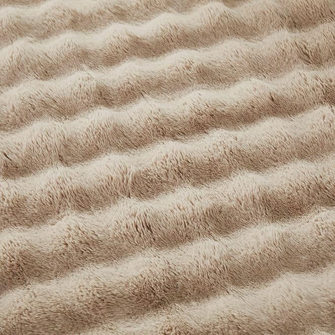 Faux Fur Throw Blanket for Couch Cozy Fuzzy Soft Plush Thick Fluffy Fleece Bubble Blanket for Sofa Bedroom Living Room, 51x63 Inches Camel