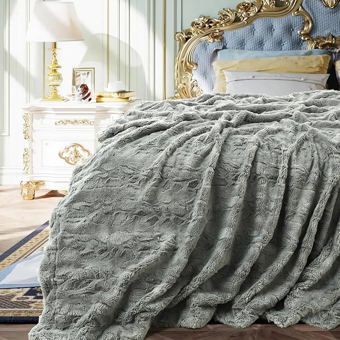 TOONOW Faux Fur Luxury Throw Blanket,Double Side Soft Fluffy Shaggy Fuzzy Blanket for Couch Sofa Bed (Glacier Gray, Throw)
