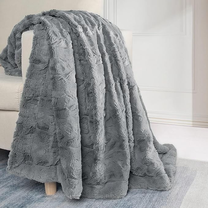 TOONOW Faux Fur Luxury Throw Blanket,Double Side Soft Fluffy Shaggy Fuzzy Blanket for Couch Sofa Bed (Light Grey, Throw)