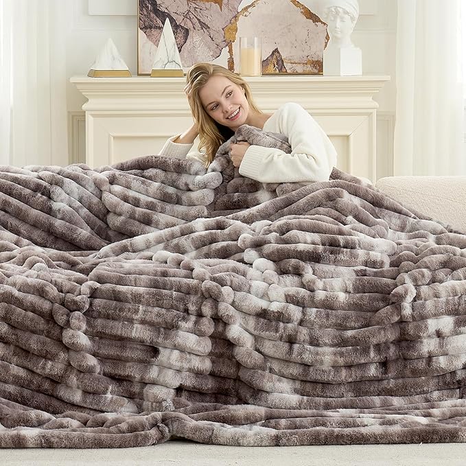 Cozy Bliss Faux Fur Throw Blanket for Couch, Cozy Warm Plush Striped Blanket for Sofa Bedroom Living Room, 90 * 90 Inches Tie-dye Grey