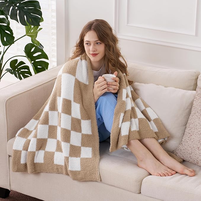 Joiedomi Throw Blanket for Couch Bed, Checkered Knitted Blankets Gifts for Women Mom Girls, Cozy Cute Soft Throw Home Room Decor Aesthetic for Women Mothers Birthday Gifts 50x70 Inches