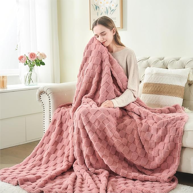 BEDELITE Super Soft Throw Blanket for Couch and Bed, Lightweight Cozy Fluffy Decorative 3D Checkered Blanket, Warm and Fuzzy Fleece Blanket for Camping, Travel(Dusty Pink, 50"x60")