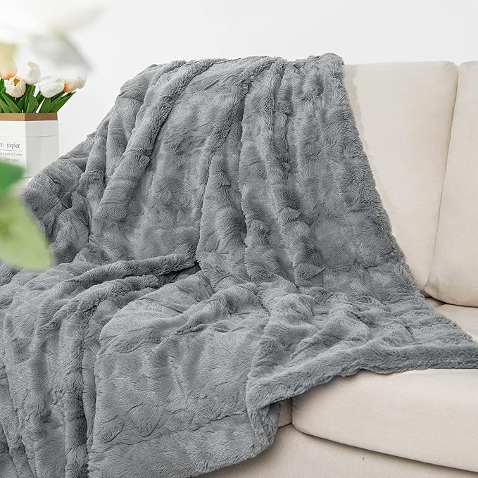 TOONOW Faux Fur Luxury Throw Blanket,Double Side Soft Fluffy Shaggy Fuzzy Blanket for Couch Sofa Bed (Light Grey, Throw)