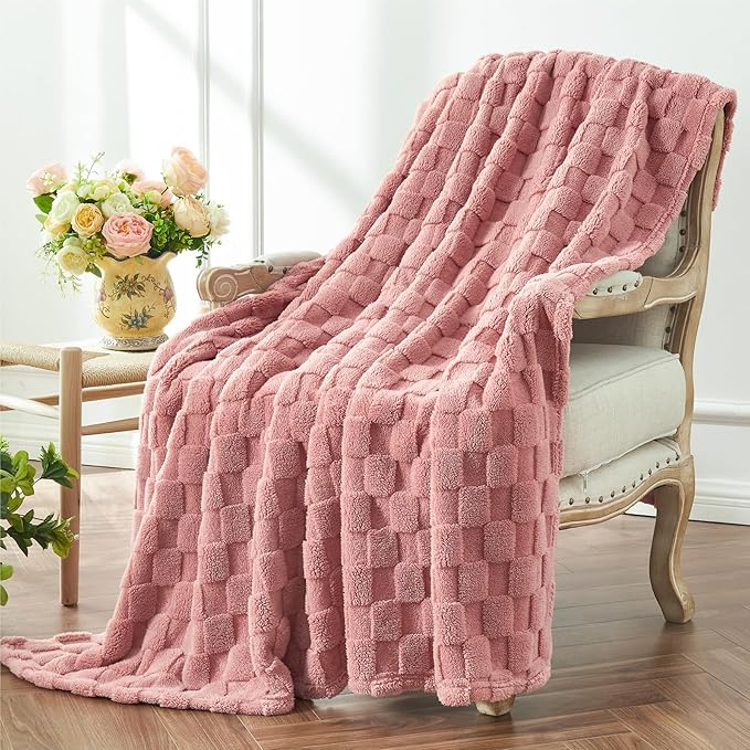 BEDELITE Super Soft Throw Blanket for Couch and Bed, Lightweight Cozy Fluffy Decorative 3D Checkered Blanket, Warm and Fuzzy Fleece Blanket for Camping, Travel(Dusty Pink, 60"x80")