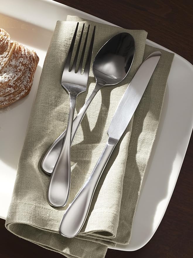 Oneida Silverware Set For 8, Voss 45-Piece Everyday Flatware Set with Serving Utensils, Service For 8, 18/0 Stainless Steel, Mirror Finish, Dishwasher Safe, Knives Spoons and Forks (Silver, 45 Pieces)