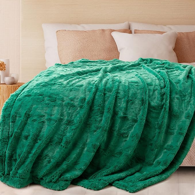 TOONOW Faux Fur Luxury Throw Blanket,Double Side Soft Fluffy Shaggy Fuzzy Blanket for Couch Sofa Bed (Emerald, Throw)