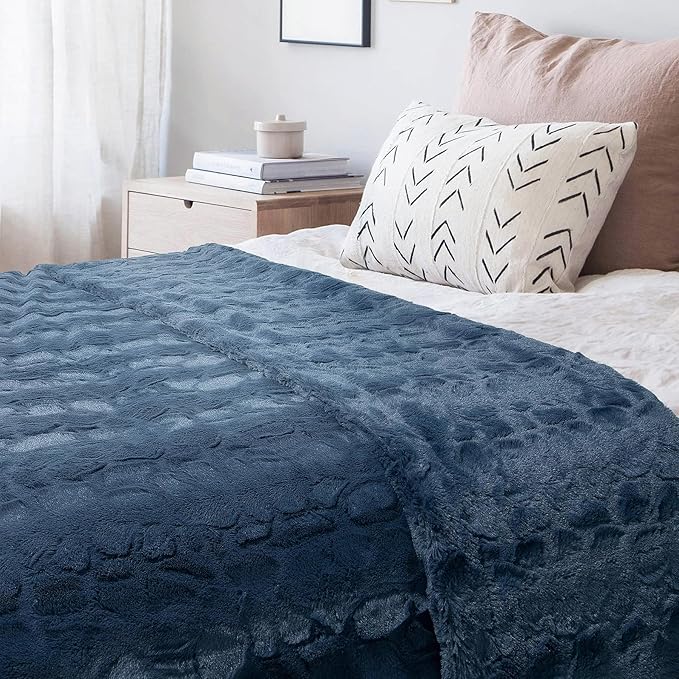 TOONOW Faux Fur Luxury Throw Blanket,Double Side Soft Fluffy Shaggy Fuzzy Blanket for Couch Sofa Bed (Navy, Throw)