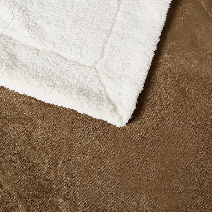 Amazon Basics Reversible Sherpa Throw Blanket, Brown, 50"x60"
