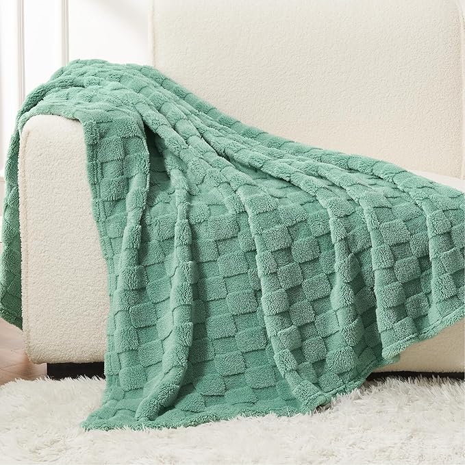 BEDELITE Super Soft Throw Blanket for Couch and Bed, Lightweight Cozy Fluffy Decorative 3D Checkered Blanket, Warm and Fuzzy Fleece Blanket for Camping, Travel(Sage Green, 60"x80")